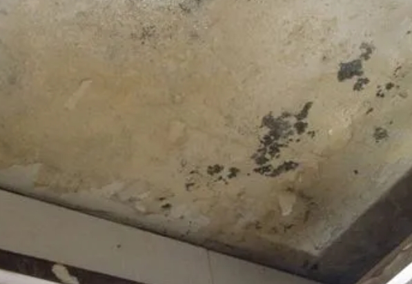崖州阳台漏水维修公司分享下崖州卫生间渗水维修需要注意哪些问题。
